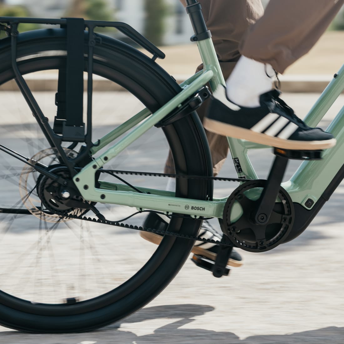 Electric City Bike 400W – Step-Through Frame