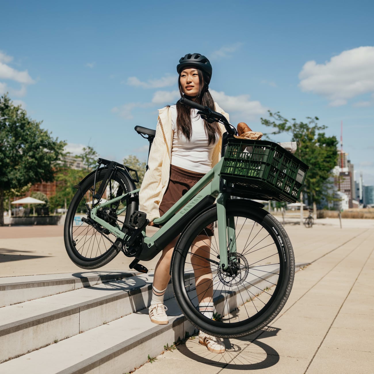 Electric City Bike 400W – Step-Through Frame